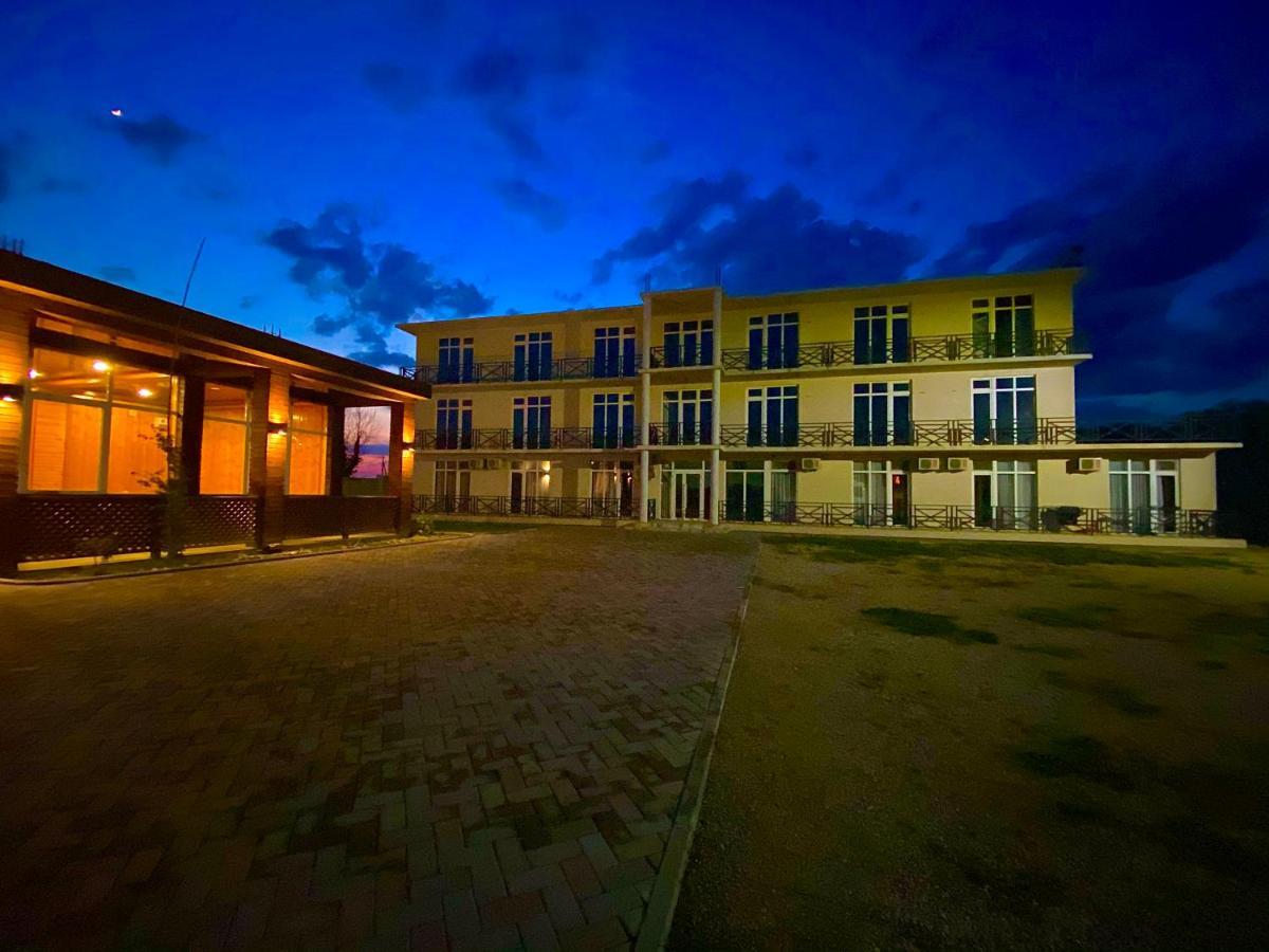 Бугенвиллея Lidzava Экстерьер фото